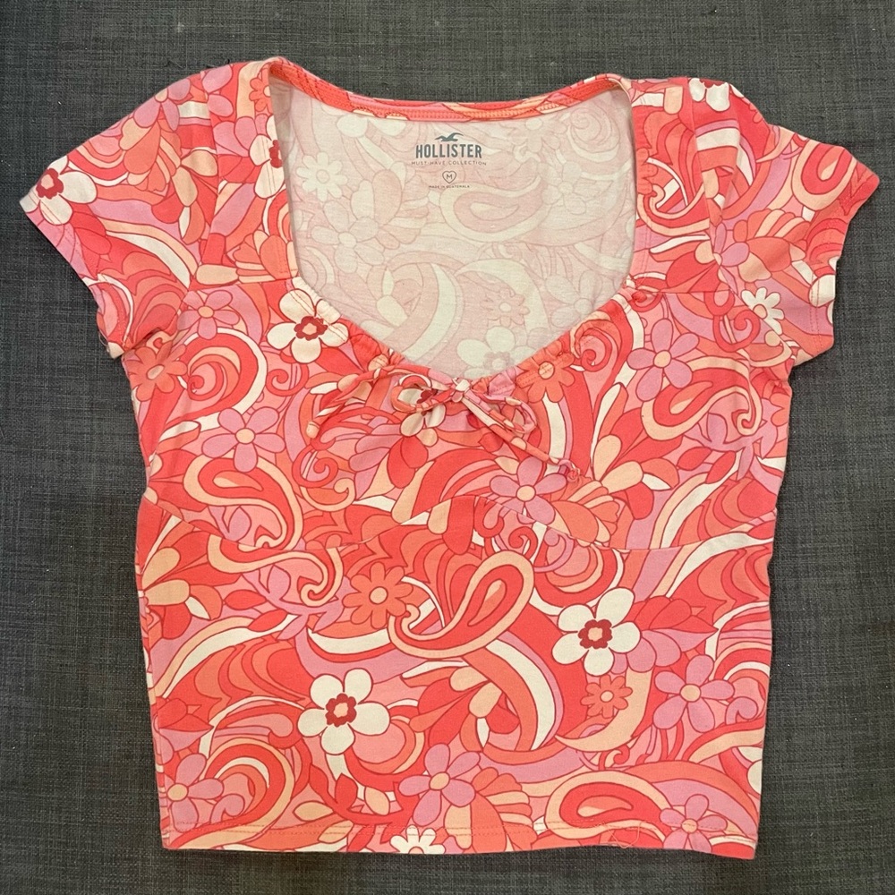 Hollister Women's Pink Floral Top